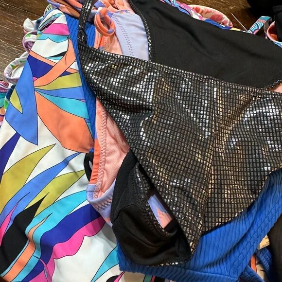 Swim apparel Resellers Mystery Box - 5lbs - Picture 6 of 16